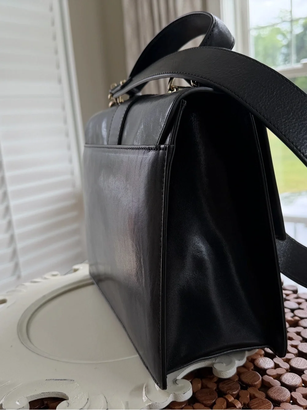 Brahmin  medium Francine Black Topsail Genuine Leather  Style Q88115900001